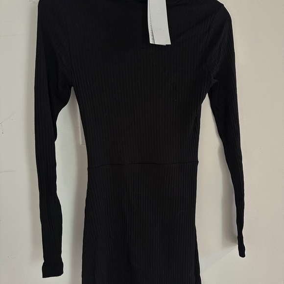 Elegant Black Turtleneck Dress - Picture 4 of 5